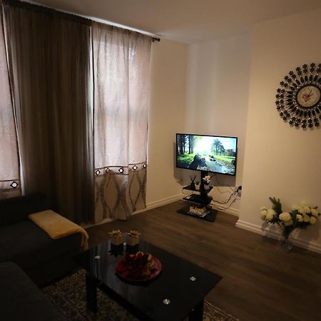 Luxury 1 Bedroom Flat In The Heart Of Wood Green Londyn Pokój zdjęcie