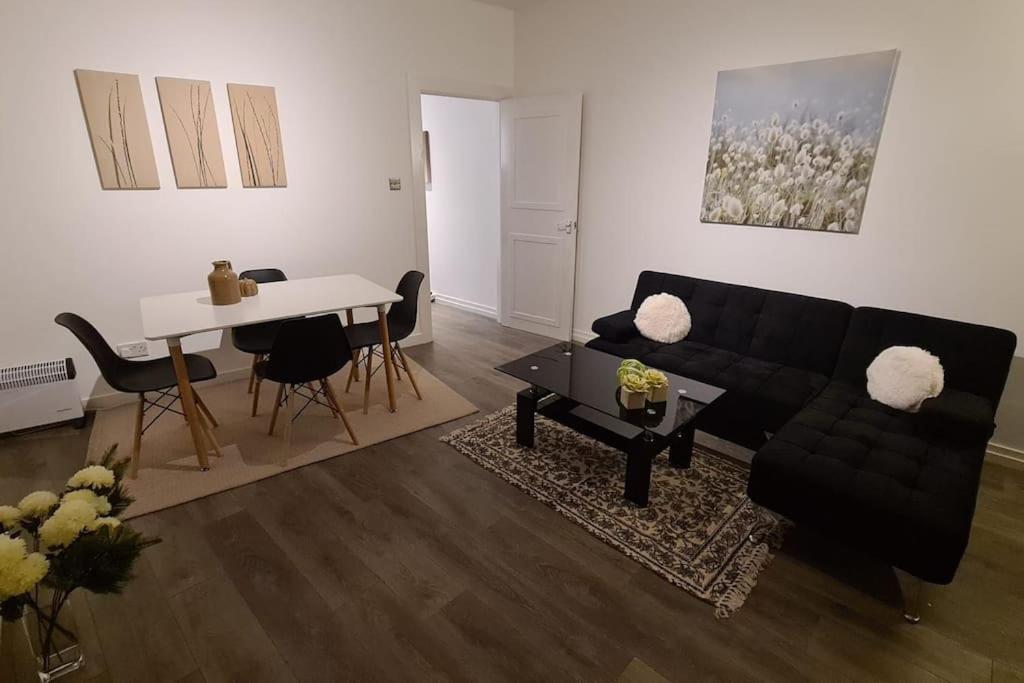 Luxury 1 Bedroom Flat In The Heart Of Wood Green Londyn Zewnętrze zdjęcie