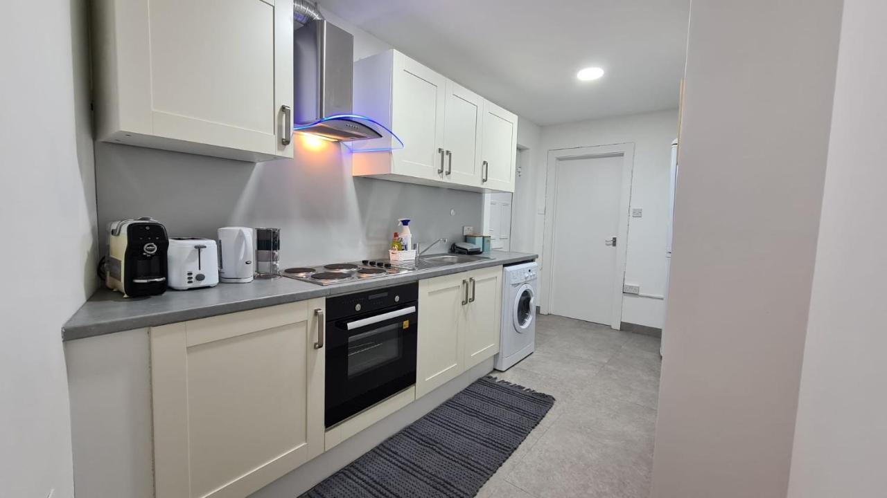 Luxury 1 Bedroom Flat In The Heart Of Wood Green Londyn Zewnętrze zdjęcie